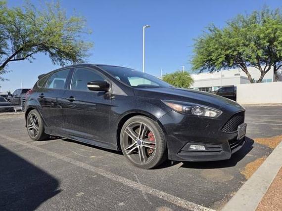 FORD FOCUS 2018 1FADP3L9XJL230885 image
