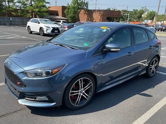 FORD FOCUS 2018 1FADP3L94JL214987 image
