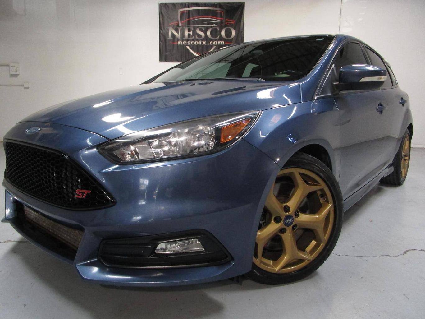 FORD FOCUS 2018 1FADP3L90JL232936 image