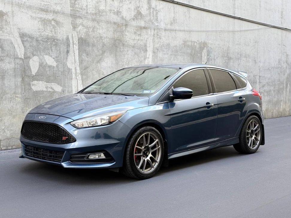 FORD FOCUS 2018 1FADP3L94JL332179 image