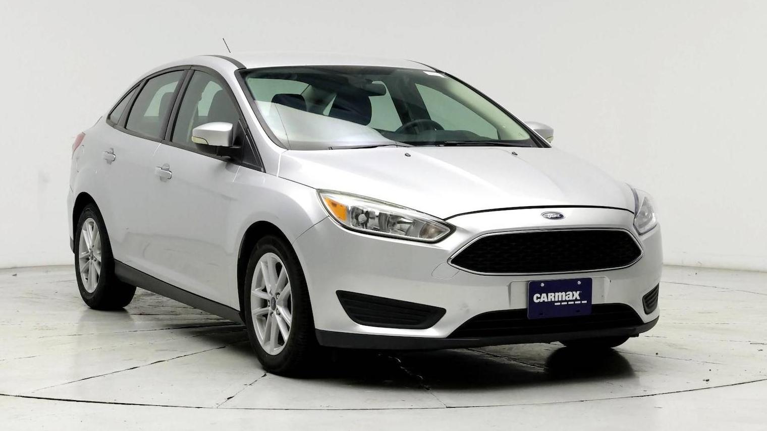 FORD FOCUS 2017 1FADP3F26HL229502 image