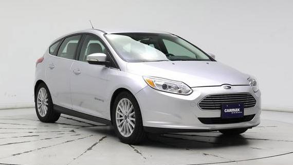 FORD FOCUS 2017 1FADP3R4XHL277789 image