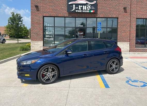 FORD FOCUS 2017 1FADP3L97HL263045 image