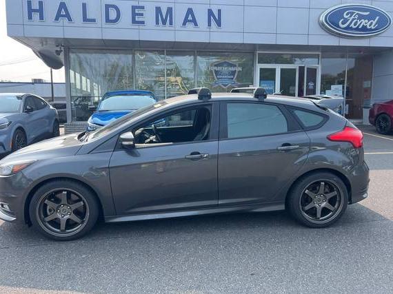 FORD FOCUS 2017 1FADP3L96HL336003 image