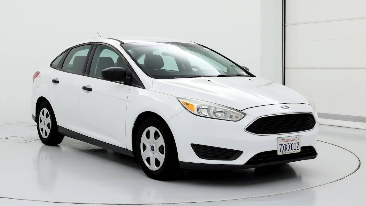 FORD FOCUS 2017 1FADP3E28HL236176 image