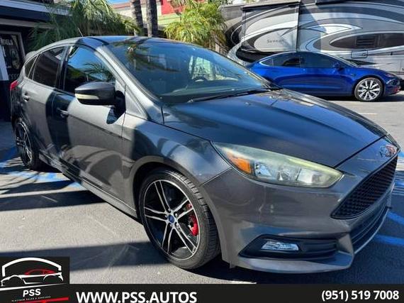 FORD FOCUS 2017 1FADP3L97HL230465 image
