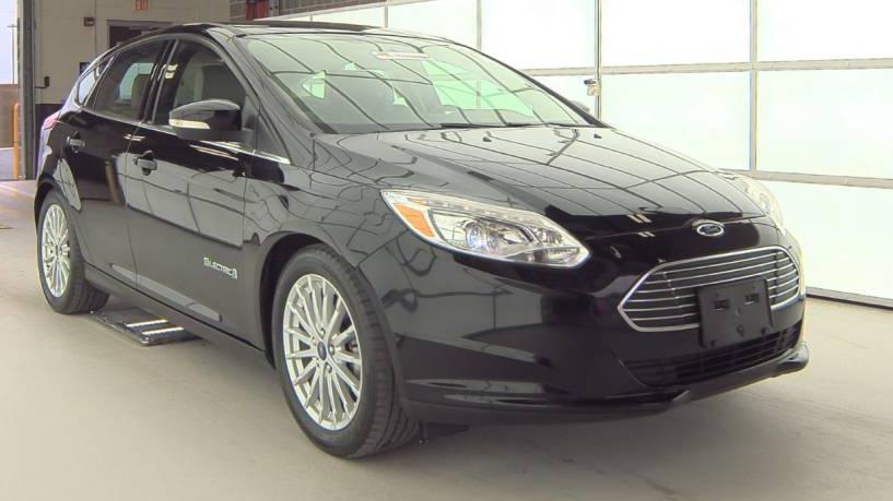 FORD FOCUS 2017 1FADP3R42HL250618 image