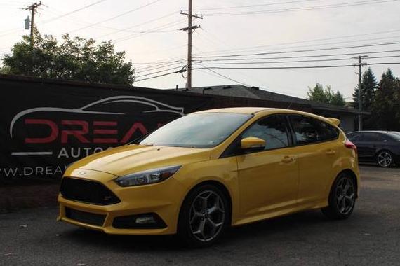 FORD FOCUS 2017 1FADP3L94HL273127 image