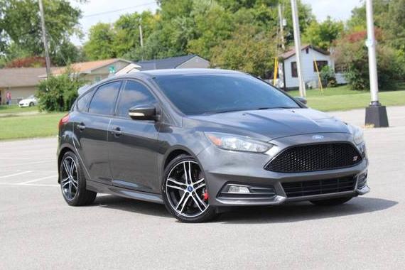 FORD FOCUS 2017 1FADP3L93HL316114 image