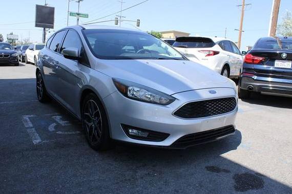 FORD FOCUS 2017 1FADP3M21HL290419 image