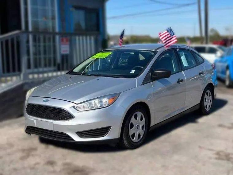 FORD FOCUS 2017 1FADP3E21HL322039 image