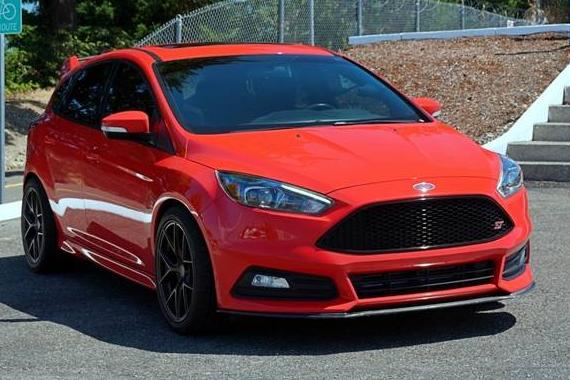 FORD FOCUS 2017 1FADP3L95HL325543 image