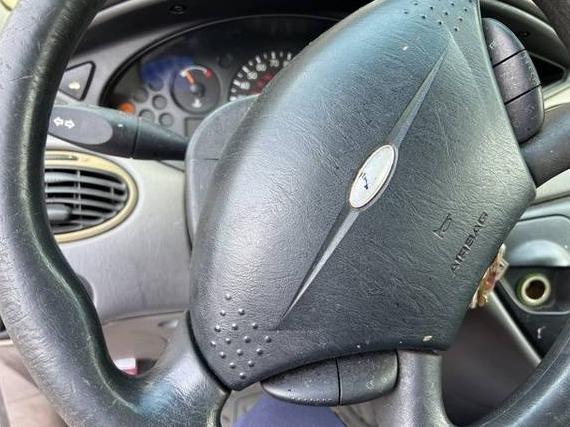 FORD FOCUS 2001 1FAFP36381W326254 image