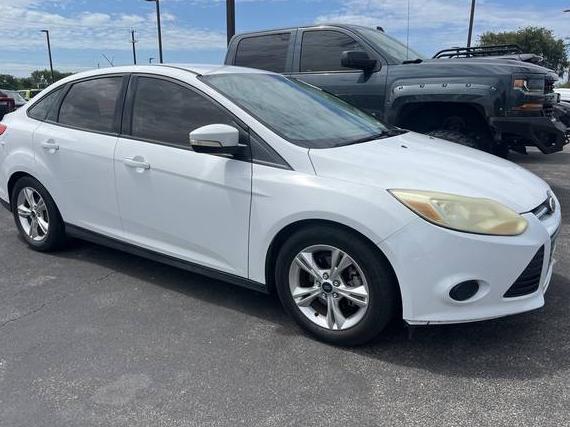 FORD FOCUS 2014 1FADP3F20EL130394 image