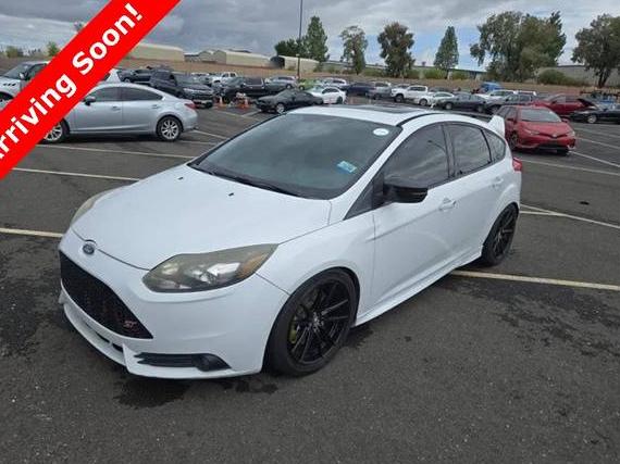 FORD FOCUS 2014 1FADP3L90EL199362 image