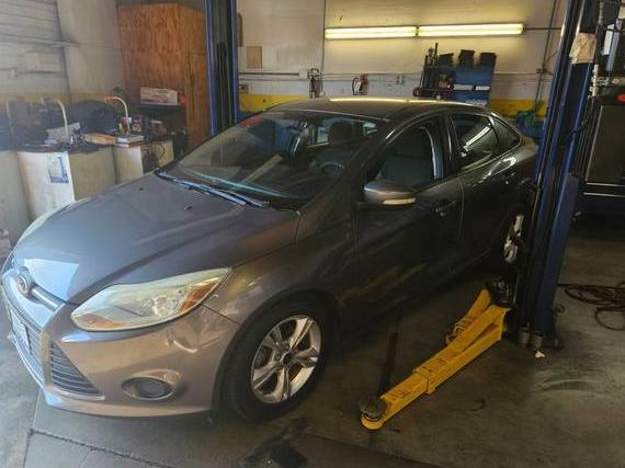 FORD FOCUS 2014 1FADP3F22EL211011 image