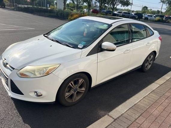 FORD FOCUS 2014 1FADP3F21EL401642 image