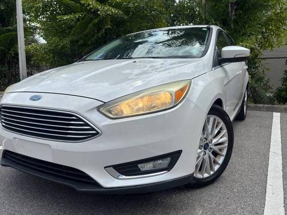 FORD FOCUS 2015 1FADP3N29FL227905 image