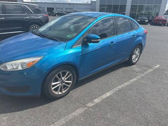 FORD FOCUS 2015 1FADP3F2XFL296276 image