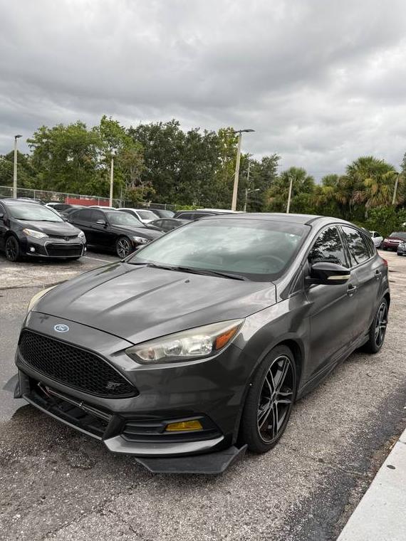 FORD FOCUS 2015 1FADP3L96FL247240 image
