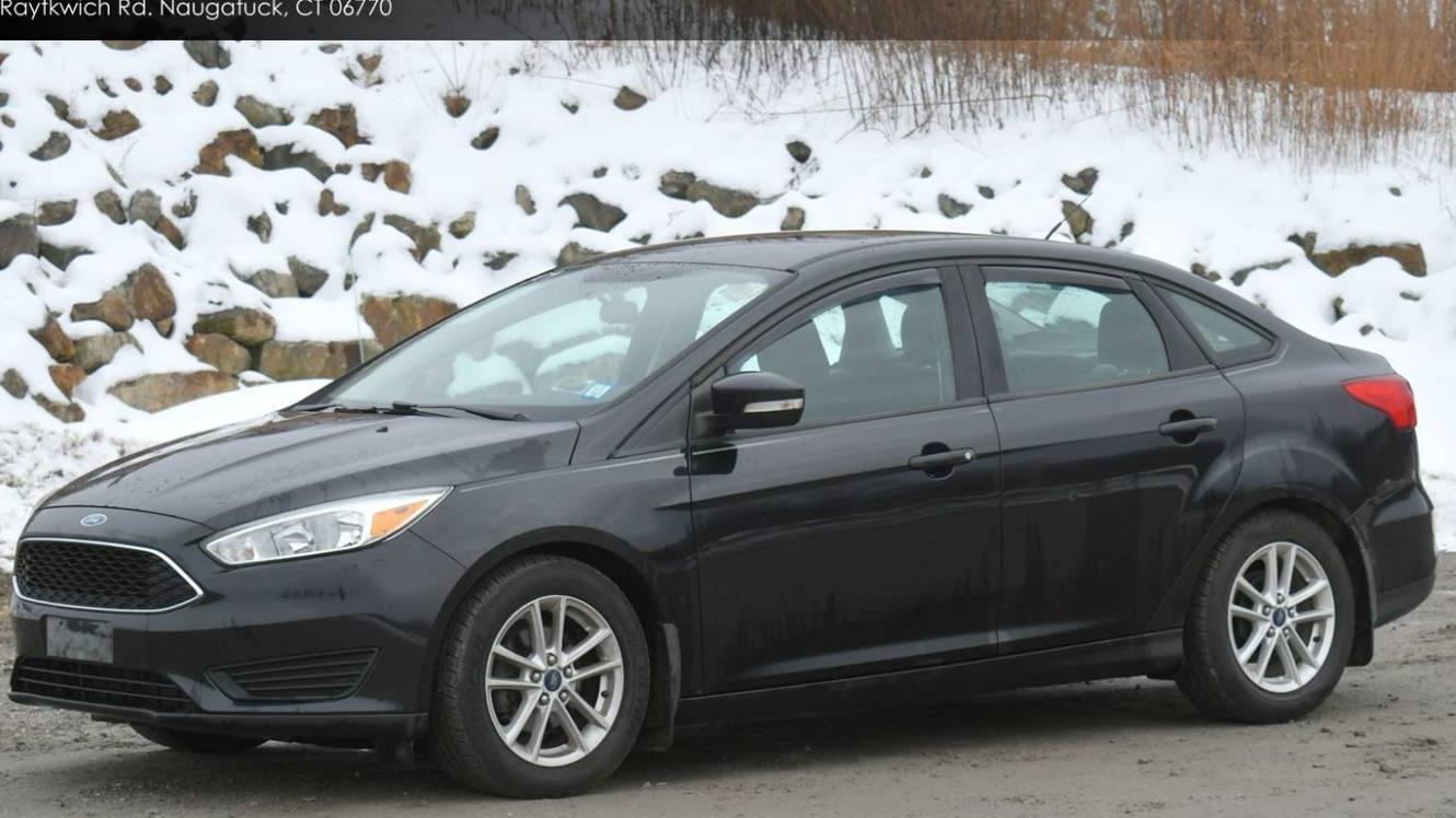 FORD FOCUS 2015 1FADP3F2XFL267229 image