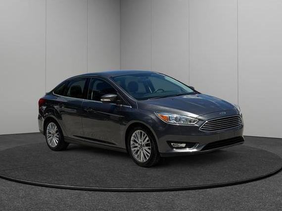FORD FOCUS 2015 1FADP3J22FL260718 image