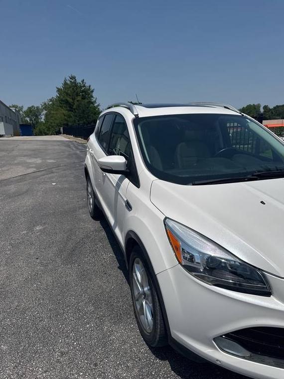 FORD ESCAPE 2016 1FMCU9J95GUB14965 image