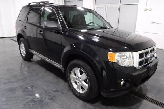 FORD ESCAPE 2009 1FMCU03789KB20684 image