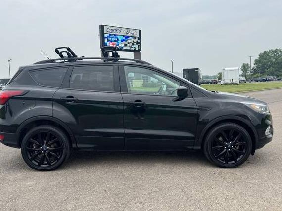 FORD ESCAPE 2019 1FMCU9GD6KUB80607 image