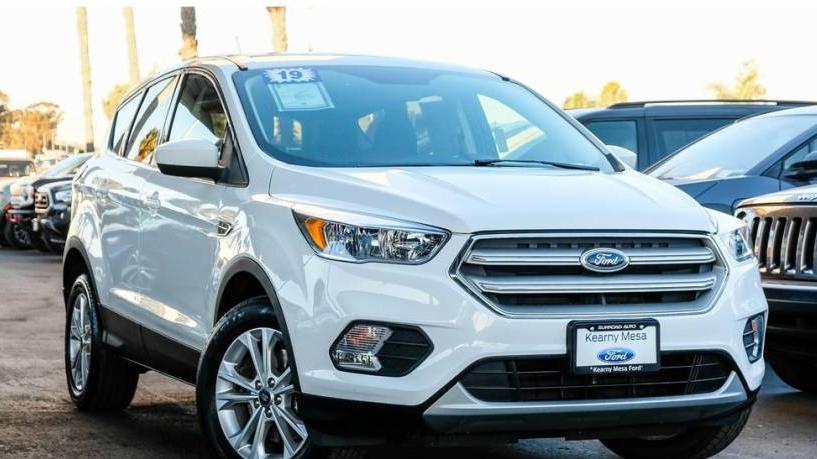 FORD ESCAPE 2019 1FMCU9GD6KUB09908 image