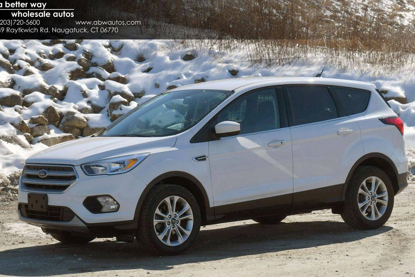 FORD ESCAPE 2019 1FMCU0GD1KUB15532 image