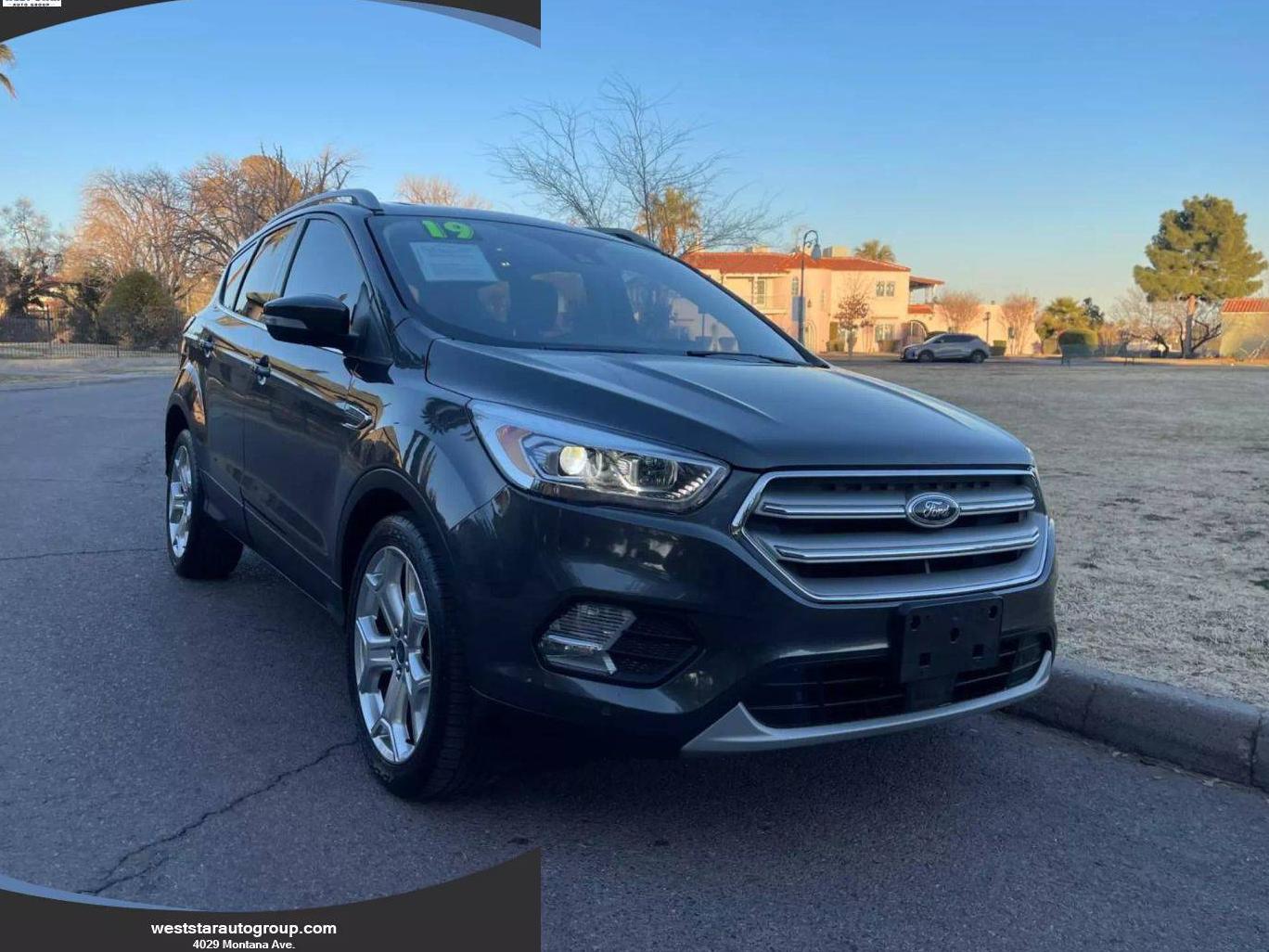 FORD ESCAPE 2019 1FMCU0J98KUC01957 image