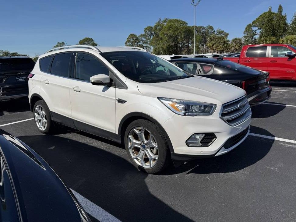 FORD ESCAPE 2019 1FMCU0J95KUB95664 image