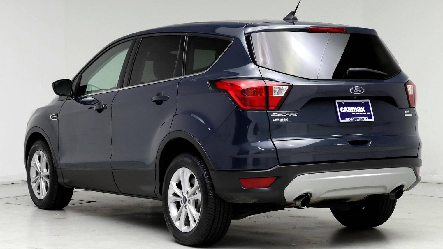 FORD ESCAPE 2019 1FMCU0GD1KUB82020 image