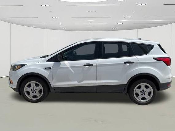 FORD ESCAPE 2019 1FMCU0F71KUB30804 image