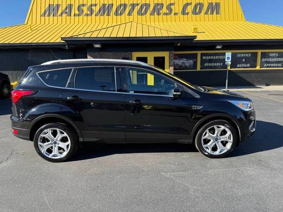 FORD ESCAPE 2019 1FMCU9J9XKUC04055 image FORD ESCAPE 2019 1FMCU9J9XKUC04055 image