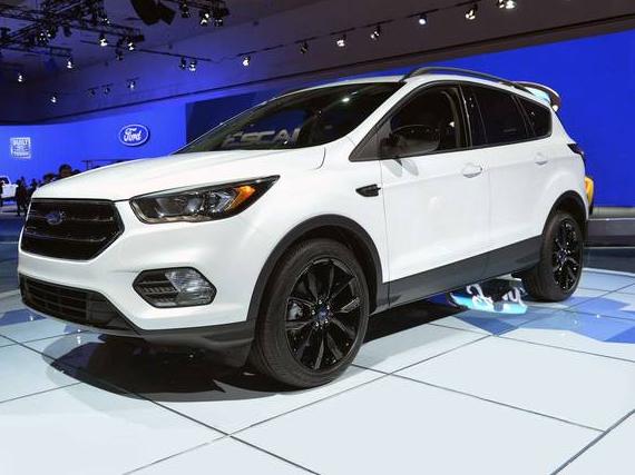 FORD ESCAPE 2019 1FMCU0J98KUB45616 image