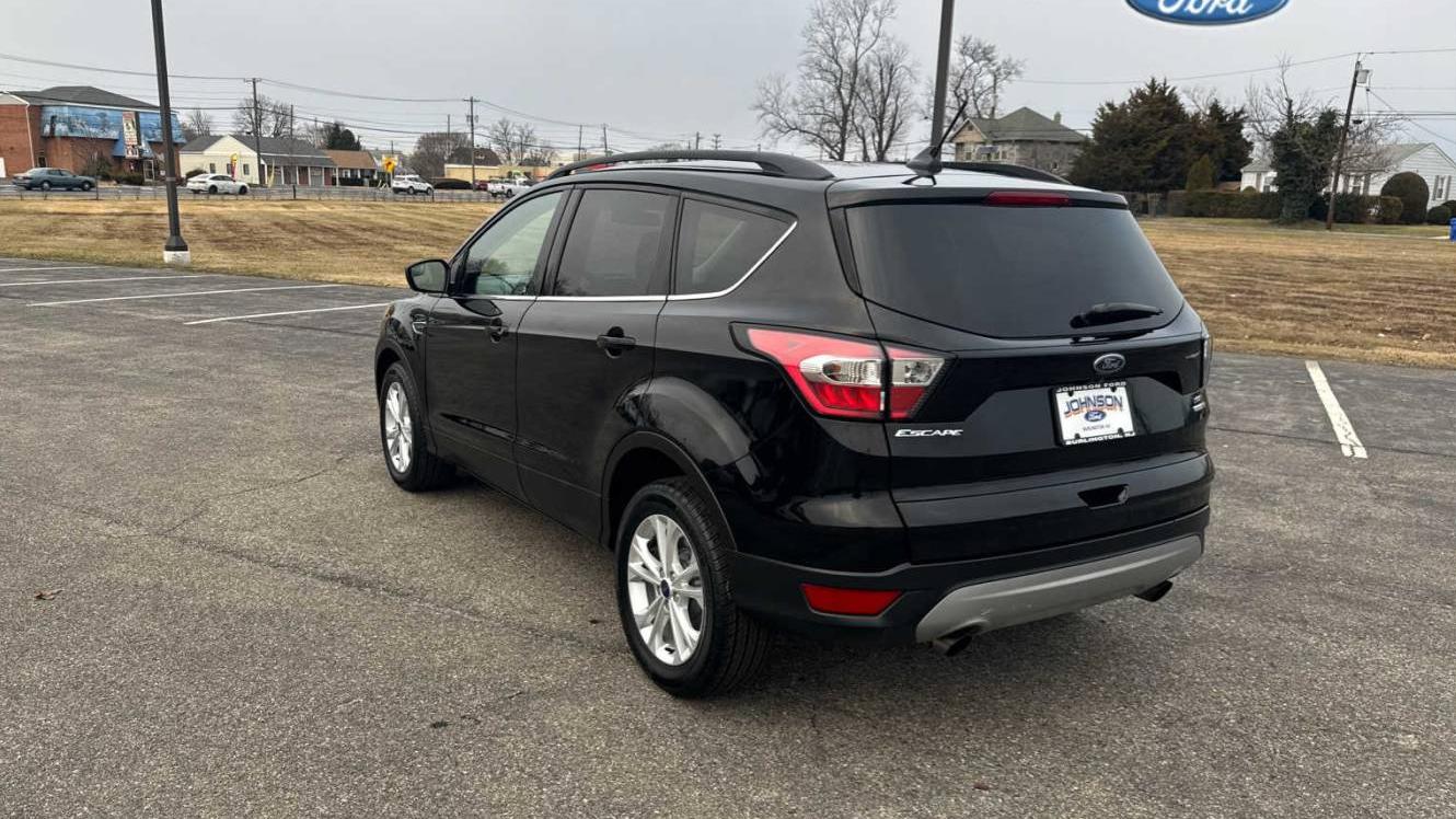 FORD ESCAPE 2018 1FMCU9GD3JUA01664 image