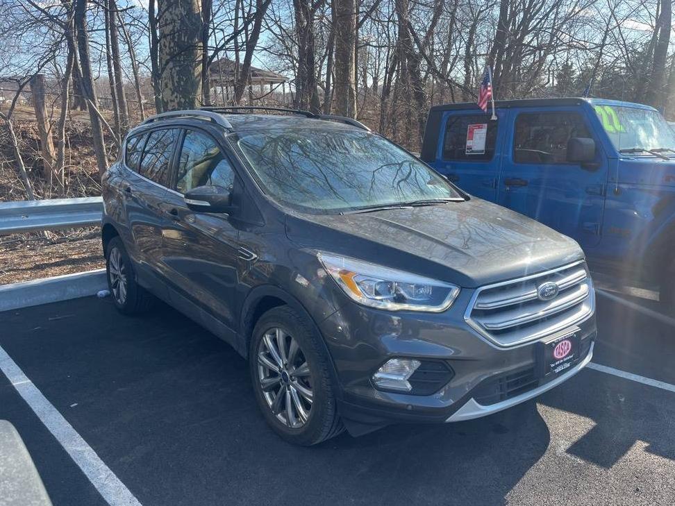 FORD ESCAPE 2018 1FMCU9J98JUC84101 image