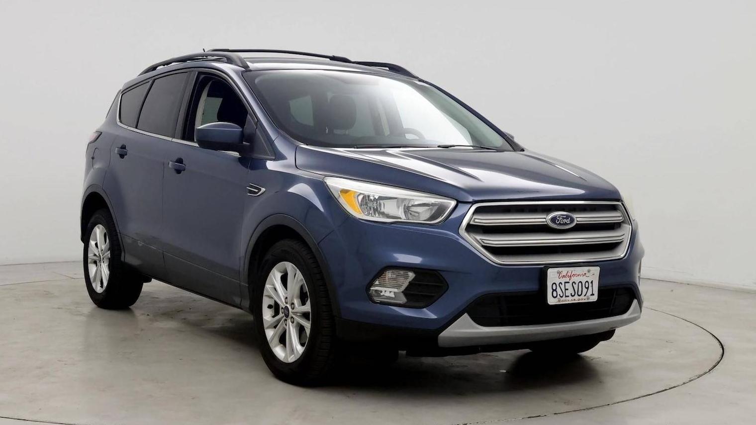 FORD ESCAPE 2018 1FMCU0GD2JUA04504 image