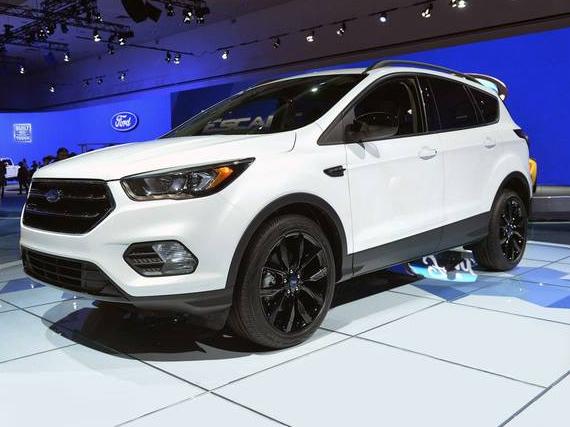 FORD ESCAPE 2018 1FMCU9GD7JUB15313 image