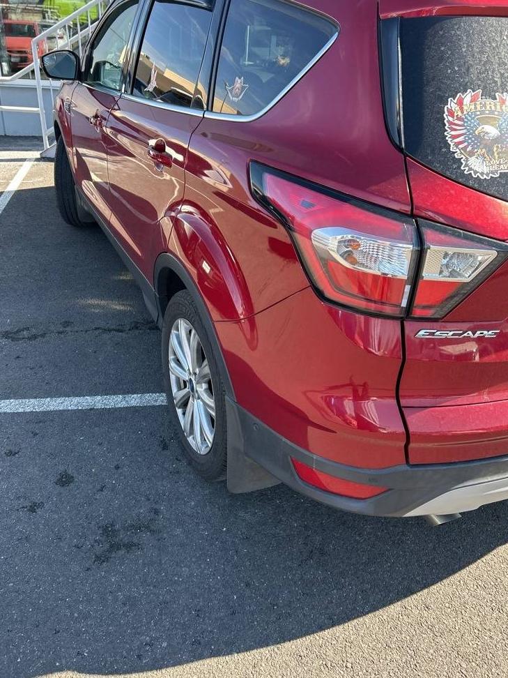 FORD ESCAPE 2018 1FMCU9J92JUB02344 image