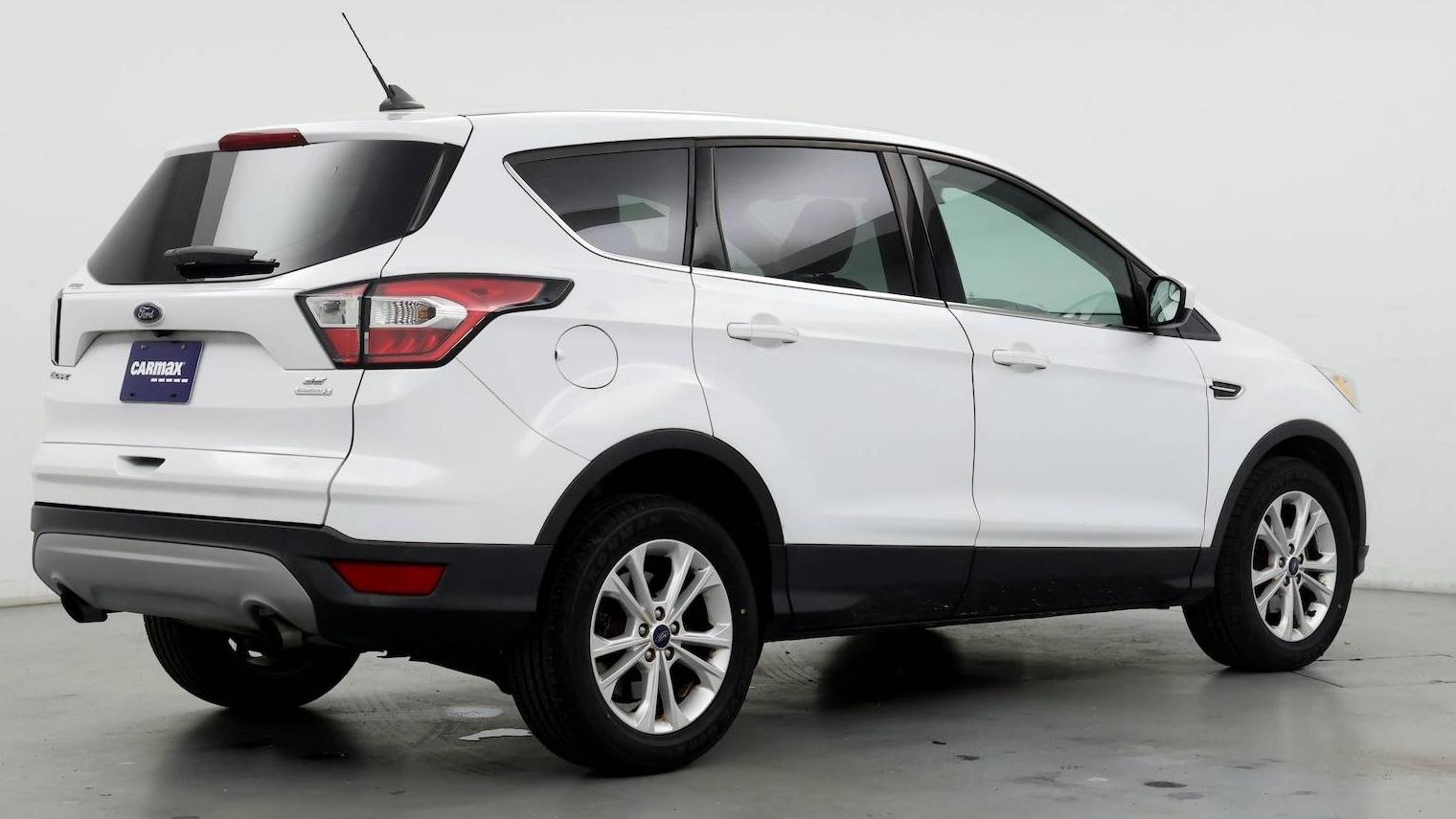 FORD ESCAPE 2018 1FMCU0GD8JUC26609 image