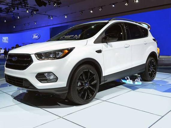 FORD ESCAPE 2018 1FMCU0GD5JUC19097 image