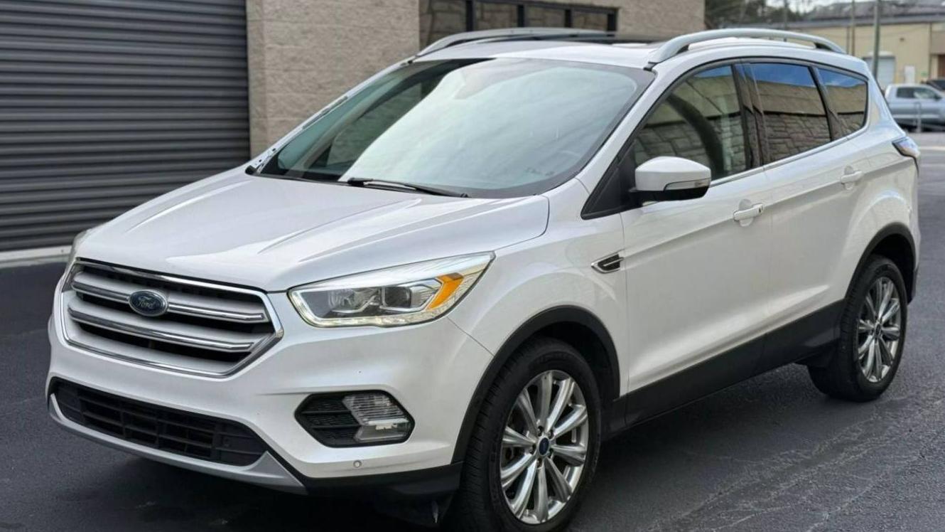 FORD ESCAPE 2018 1FMCU0J96JUA52611 image