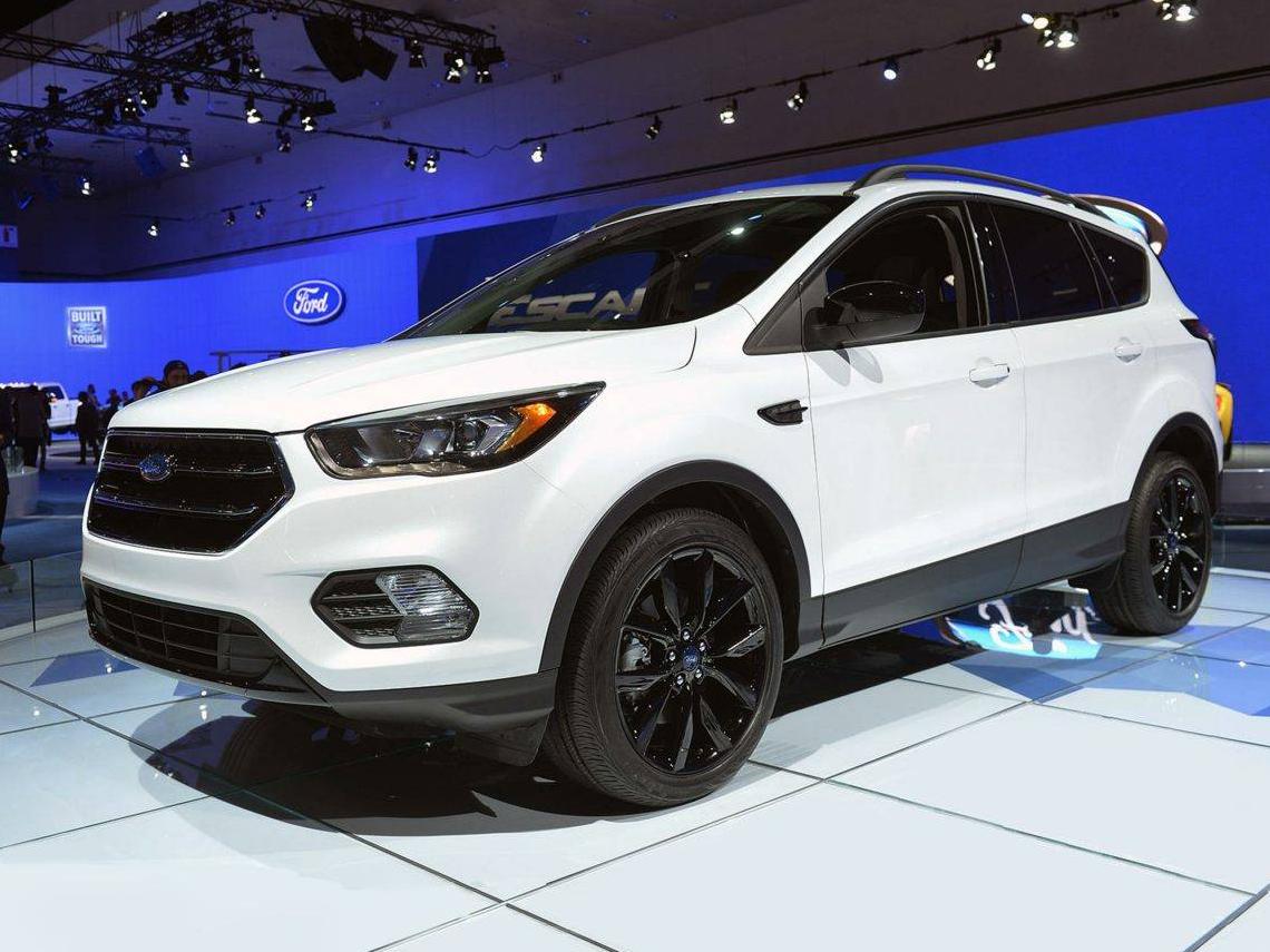 FORD ESCAPE 2018 1FMCU0GD2JUB09625 image