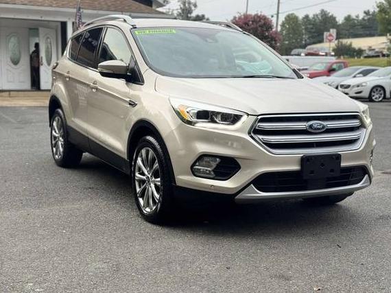 FORD ESCAPE 2018 1FMCU0J93JUA07447 image