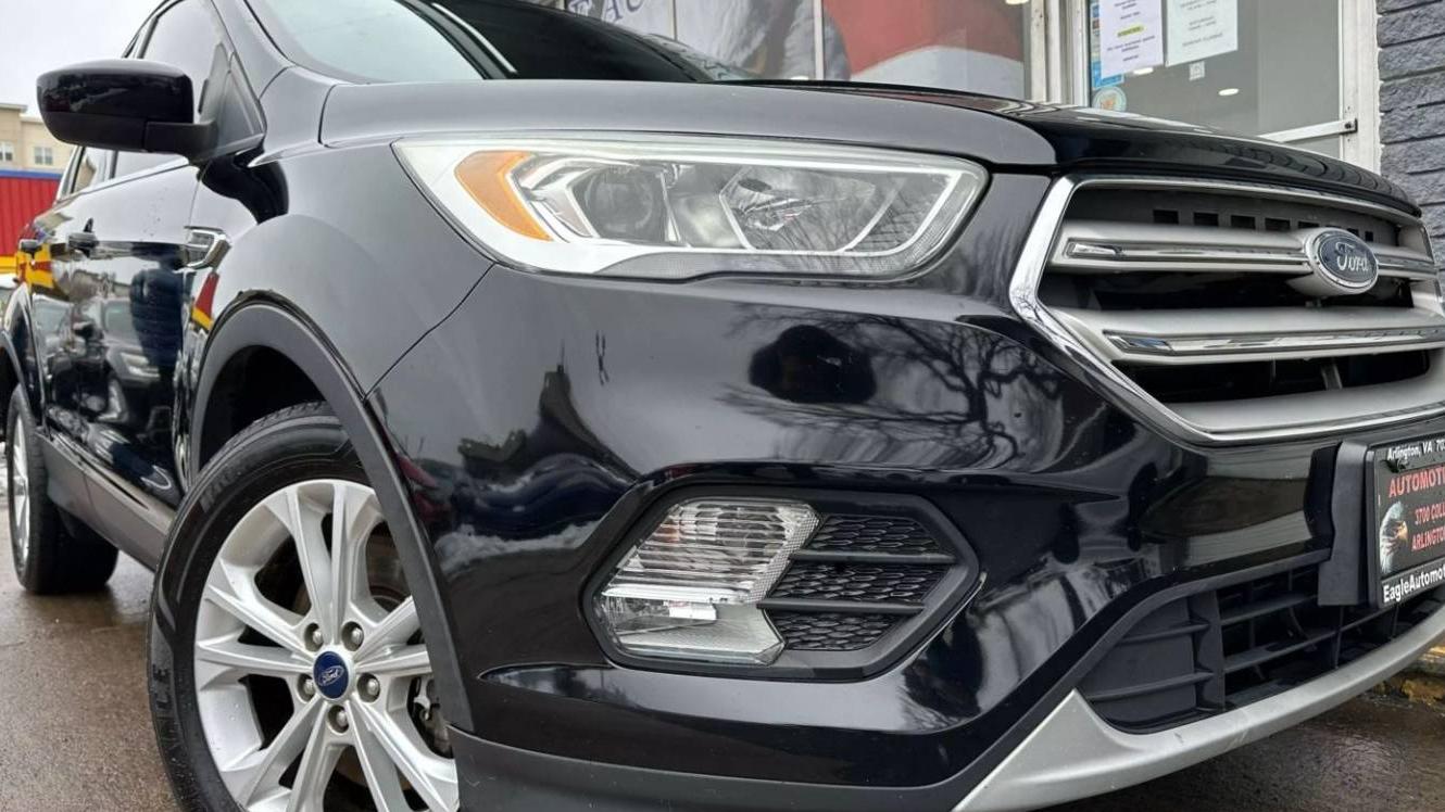 FORD ESCAPE 2018 1FMCU9HD6JUA68483 image