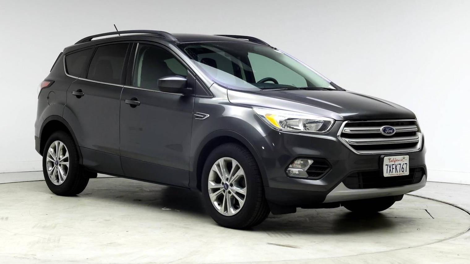 FORD ESCAPE 2018 1FMCU0GD6JUA10208 image