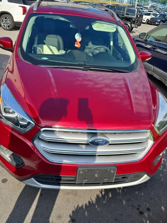FORD ESCAPE 2018 1FMCU9J98JUB31590 image